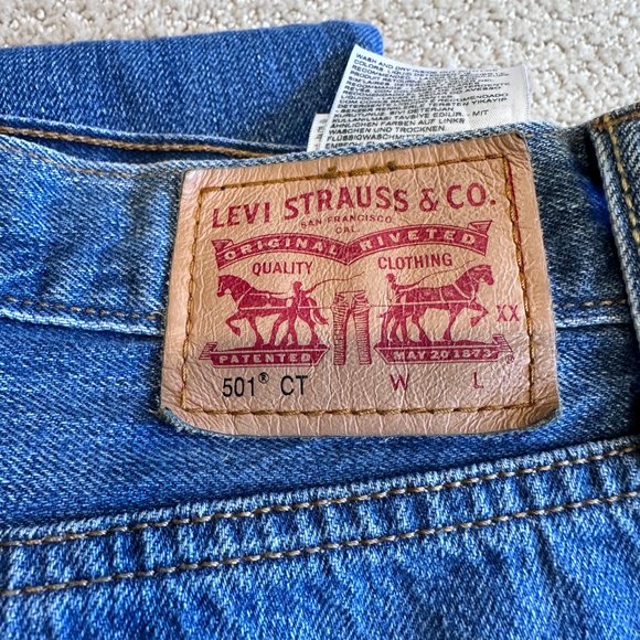 Levi's Jeans 501 CT Crop Taper Boyfriend Button Fly Boho Distress Artsy Size 32 - Picture 2 of 12